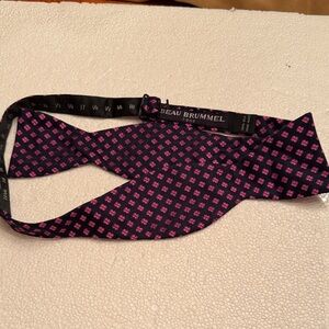 New Beau Brummel Pink and Navy Bow Tie